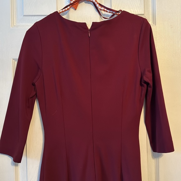 Le Chateau Fitted 3/4 Sleeve Knotted Dress - Picture 4 of 6